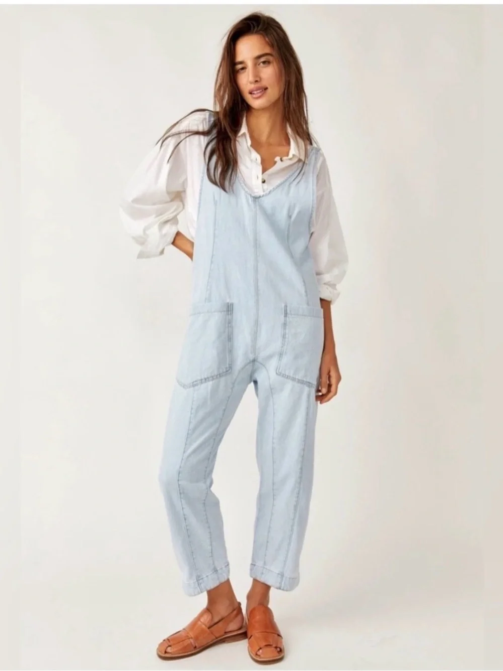 Free People We The Free High Roller Denim Jumpsuit M Light Wash Slouchy Relaxed - Picture 1 of 12